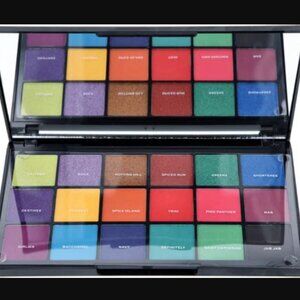 💰3 for $30💰 LTD ED Tammi x Revolution Tropical Carnival Shadow Palette NIB
